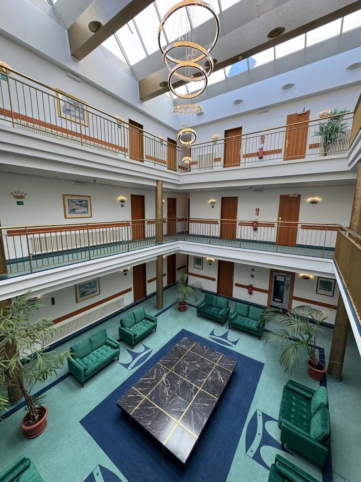 Hotel Kaiserhof Fürstenwalde Exteriör bild